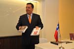 consulate_general_of_chile_hk_book_donation_07